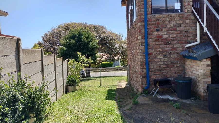 4 Bedroom Property for Sale in Fraaiuitsig Western Cape